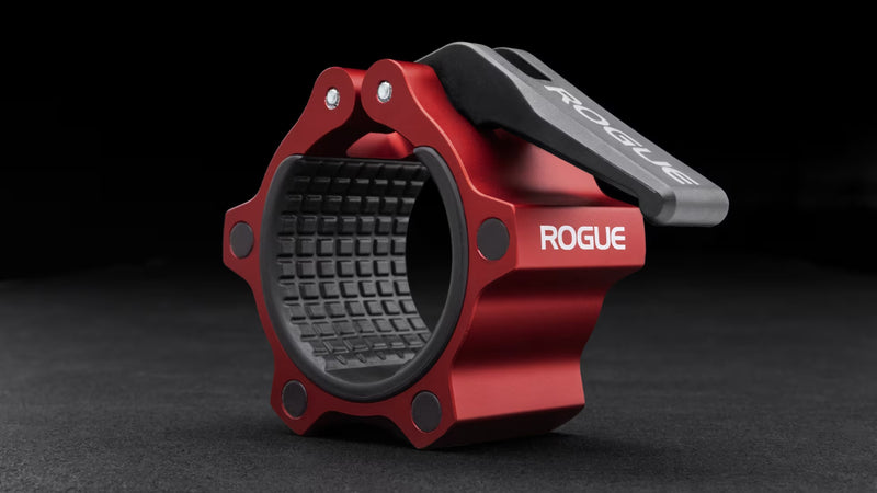 ROGUE USAアルミニウムカラー 2.0 マグネティック レッド　CNC削り出しアルミボディとロックレバー構造を斜め前から捉えた全体ビュー