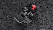 ROGUE HG3.0 カラー マグネティック ブラックのロックタブ部分を上面から捉えた角度。スプリング式タブとクランプ機構の構造が分かるディテール視点