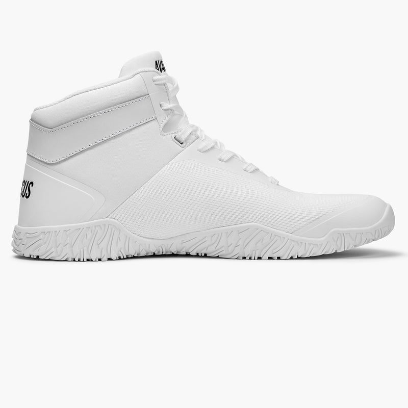 VANCUS APEX POWER V3.0 ハイトップ クリスプホワイトのベアフットシューズを右側面から捉え、シューレース構造とアッパー素材の切り替え、前足部のシルエットが分かる視点