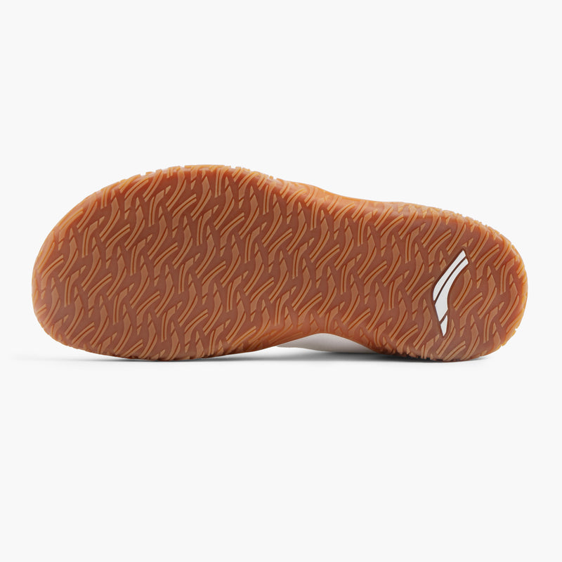 AVANCUSエイペックスパワー V3.0 ホワイトガム アウトソール裏面を真上から捉えたベアフットシューズ、グリップパターンが分かる構造