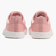 AVANCUS APEX POWER V3.0 レイビングローズのベアフットシューズを真後ろから左右セットで捉え、ヒールカウンター形状と踵周辺の安定構造、ソール厚のバランスが分かる構図