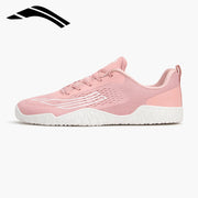 AVANCUS APEX POWER V3.0 レイビングローズのベアフットシューズを左側面から捉え、通気性メッシュ構造と前足部から踵までのフラットなソールラインが分かるサイドビュー