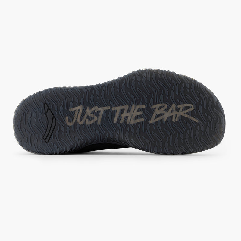 AVANCUS JUST THE BAR ブラックを底面から見たアウトソール。ベアフットシューズの足裏全体に配置された細かなトラクションパターンとJUST THE BARデザインを確認できる