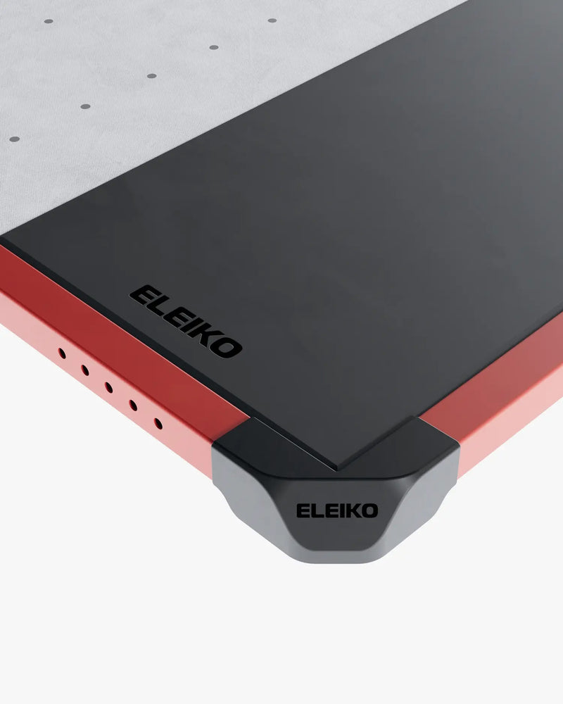 ELEIKO SVR プラットフォーム Small バーミリオンフレームのドロップゾーンとコーナー構造