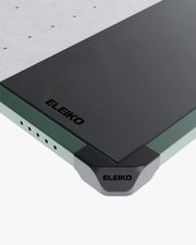 ELEIKO SVR プラットフォーム Small ファーグリーンフレームのドロップゾーンとコーナー構造