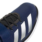 adidas パワーリフト 5 ダークブルー / シルバーメタリック / ルシッドレッドの前足部拡大。スリーストライプスとアッパー素材のディテールを掲載