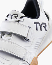 TYR L-2 リフター ホワイト/ガム ダブルストラップとアッパー素材の質感が分かるディテール部分