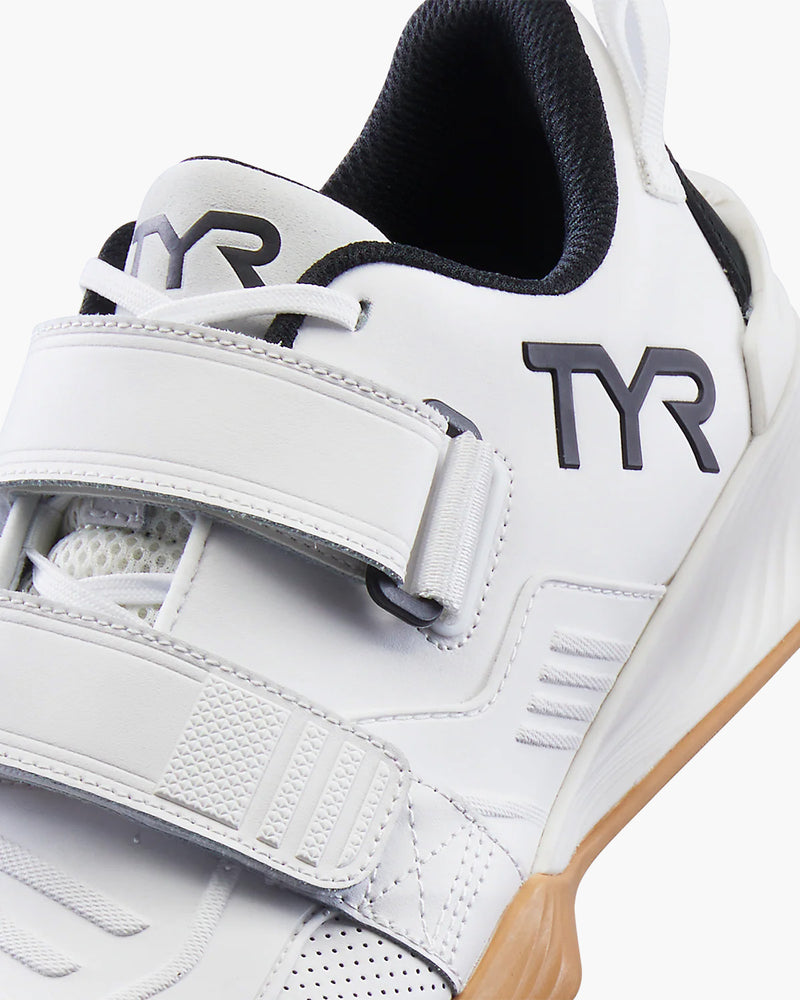 TYR L-2 リフター ホワイト/ガム ダブルストラップとアッパー素材の質感が分かるディテール部分