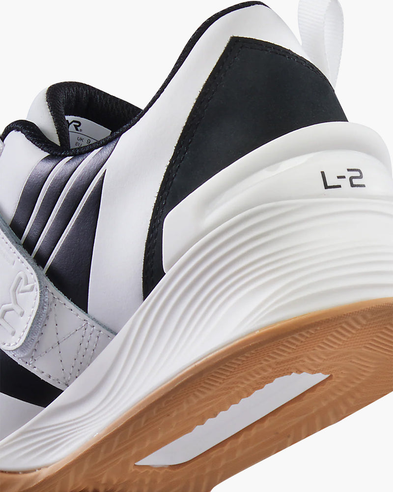 TYR L-2 リフター ホワイト/ガム ヒール側面 硬質ヒールとガムソールによるスクワット時の安定性を支える設計