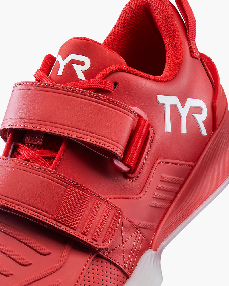 TYR L-2 リフター レッド ダブルストラップとアッパー素材の質感