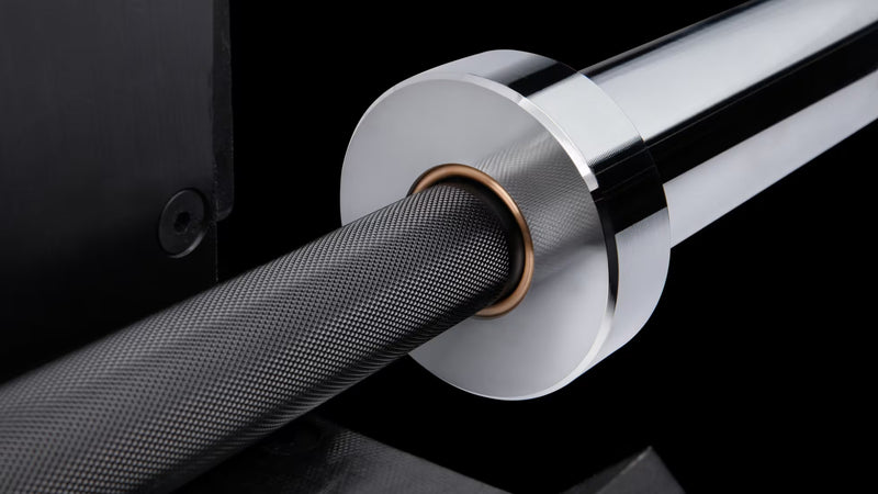 ROGUE オハイオバー Eコートシャフト/ブライトジンクスリーブのスリーブ根元を斜め前方から拡大、ブッシング構造とスリーブ回転部の精密な仕上げが分かる角度