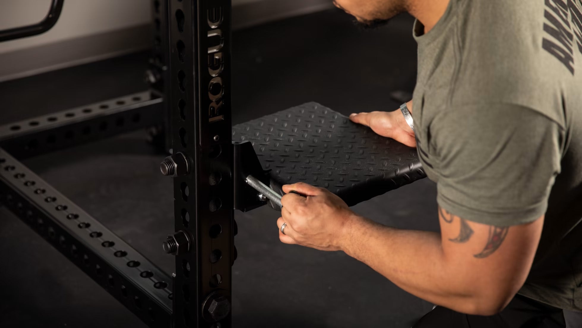 ROGUE シールロウベンチ — MBC POWER SHOP