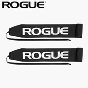 ROGUE ラップ ブラックを正面水平視点で並べた全体ビュー、左右ペアのロゴ配置と長さバランスが確認できるリストラップ構成