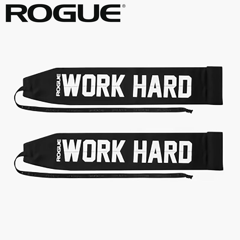 ROGUE ラップ ブラックを正面水平アングルで並べた全体ビュー、WORK HARDロゴ配置と左右ペア構成が分かるリストラップデザイン