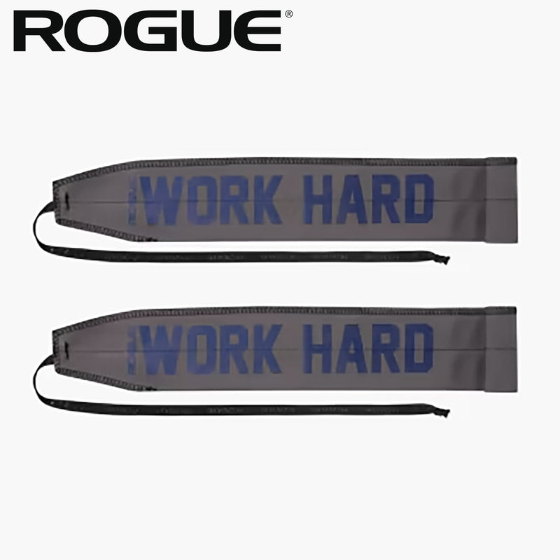 ROGUE ラップ グレーを正面水平アングルで並べた全体ビュー、WORK HARDロゴと左右ペア構成が分かるリストラップデザイン
