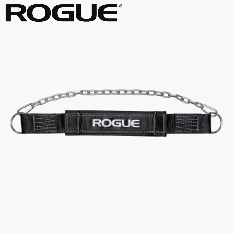 ROGUE ディップベルト ブラックを正面から全体が分かるように配置し、チェーンとパッド付きベルト構造を確認できるトレーニングベルト