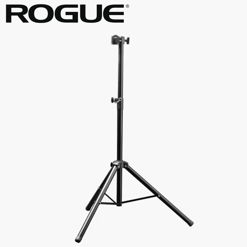ROGUE エコージムタイマー2.0 ブラックを専用フロアスタンドへ取り付けた正面全体ビュー、設置イメージが分かるトレーニングアクセサリー