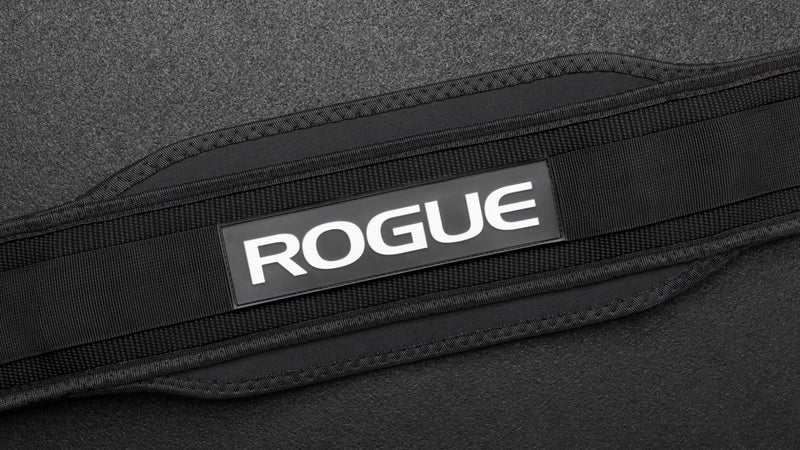 ROGUE エコーディップベルト ブラックを平置きした俯瞰構図、全長とチェーン接続リングの配置が分かる仕様