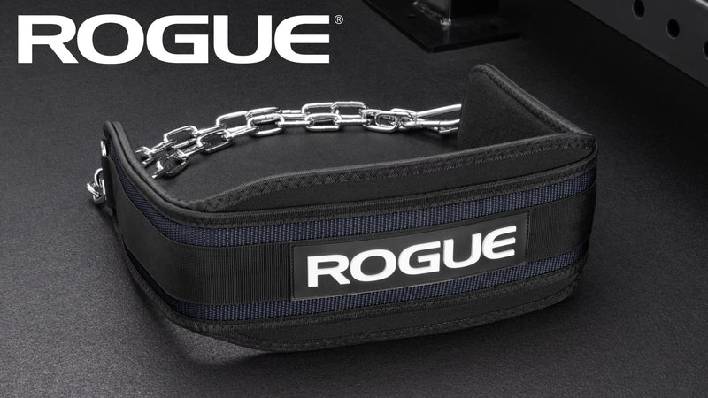 ROGUE エコーディップベルト ネイビーブルー 側面から全体形状が分かる角度、チェーンと厚手パッド構造が確認できるデザイン