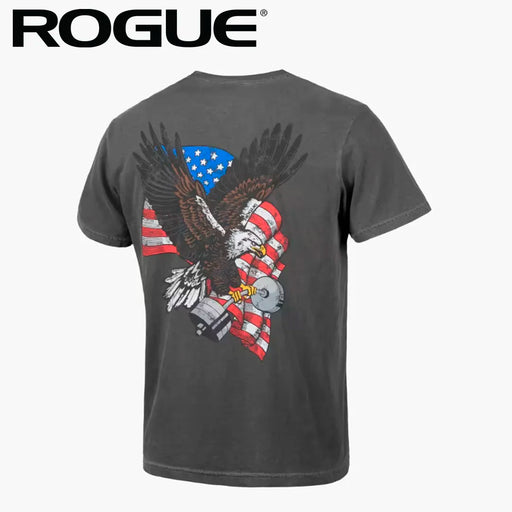 ROGUE フリーダムTシャツ チャコール 背面を正面から捉えたデザイン全体、イーグルと星条旗グラフィック入りアパレルTシャツ