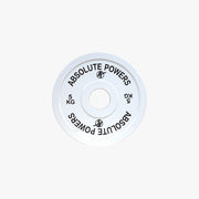 ABSOLUTE POWERS パワーリフティングプレート 10kgを正面から撮影。グリーンカラーの外観と重量表記、外周エッジの均一さが伝わる視点。