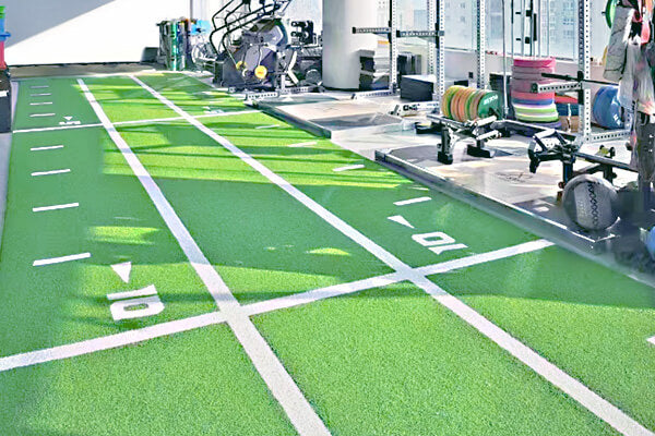 優れた耐摩耗性と耐久性で様々な場面で使用可能