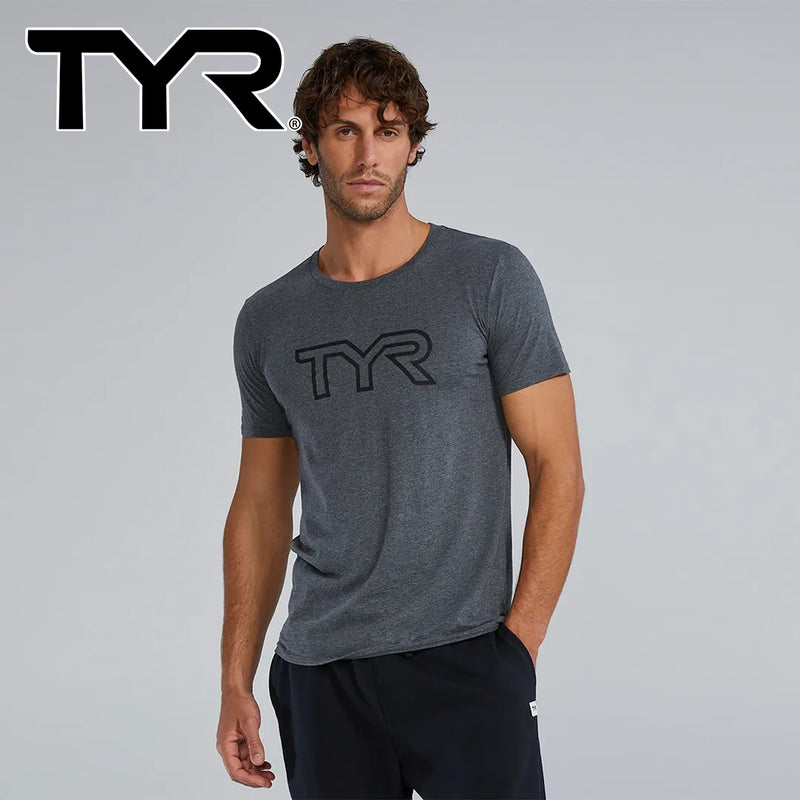 【セール】TYR メンズ ウルトラソフト ライトウェイト トライブレンドテックTシャツ - ビッグロゴ
