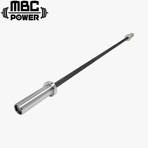 MBC テクニックバー 10kg ブラックシャフト×クロムスリーブを斜め上から捉えた全体ビュー、ローレット加工とスナップリング式スリーブ構造が分かる構図