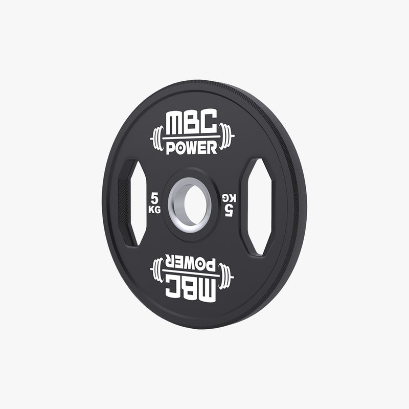 MBC ウレタングリッププレート 5kgを正面から表示。ブラックの本体にホワイトロゴと重量表記、左右グリップホール形状が分かる視点。