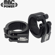 MBC アルミニウムカラーを正面から捉えた構図。シルバーカラーのアルミ削り出しボディと内側ラバー、クランプレバー形状が確認できる視点。