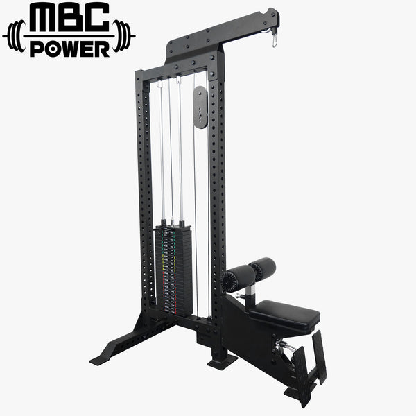 MBC ラットプルダウン/ローロウ 独立型 ブラック 本体全体を正面やや斜めから捉えた構図、ウエイトスタック・プーリー・シート・フットプレートの構造が分かる業務用マシン
