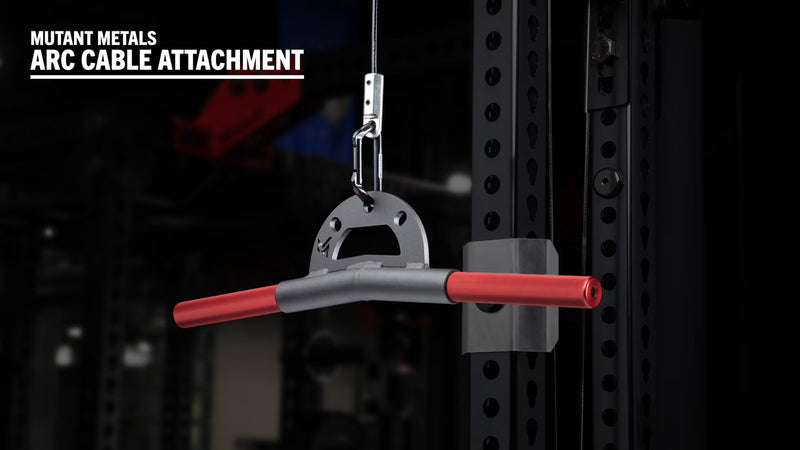 Mutant Metals ARC ケーブルアタッチメント レッド 5度ベント8インチ仕様を正面視点で配置、左右に傾斜した赤色グリップと中央アーチ部が確認できる角度