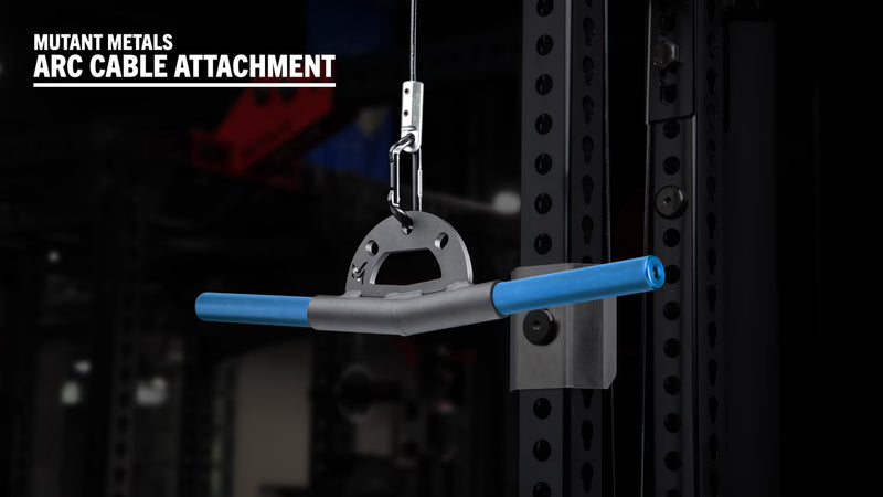 Mutant Metals ARC ケーブルアタッチメント ブルー マイナス5度ベント8インチ仕様を正面視点で配置、左右に広がるブルーグリップとアーチプレート形状が確認できる角度