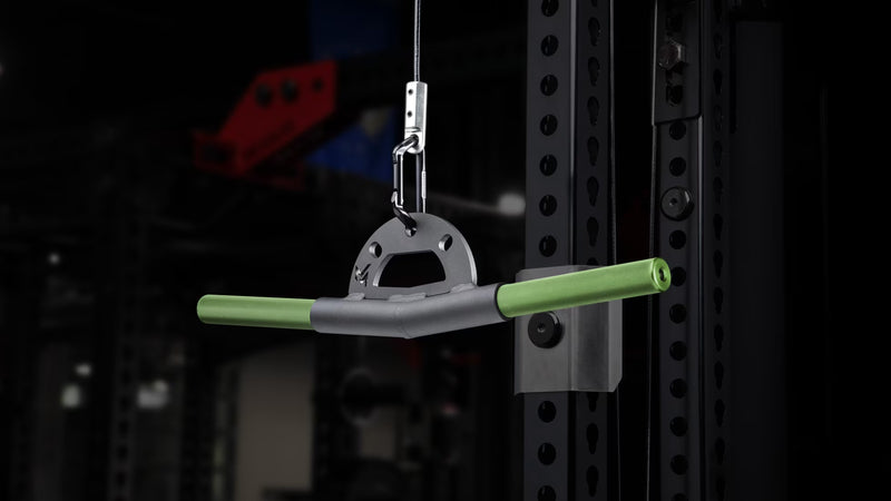 Mutant Metals ARC ケーブルアタッチメント グリーン マイナス5度ベント8インチ仕様を正面視点で配置、左右に広がるグリーングリップとアーチプレート形状が確認できる角度