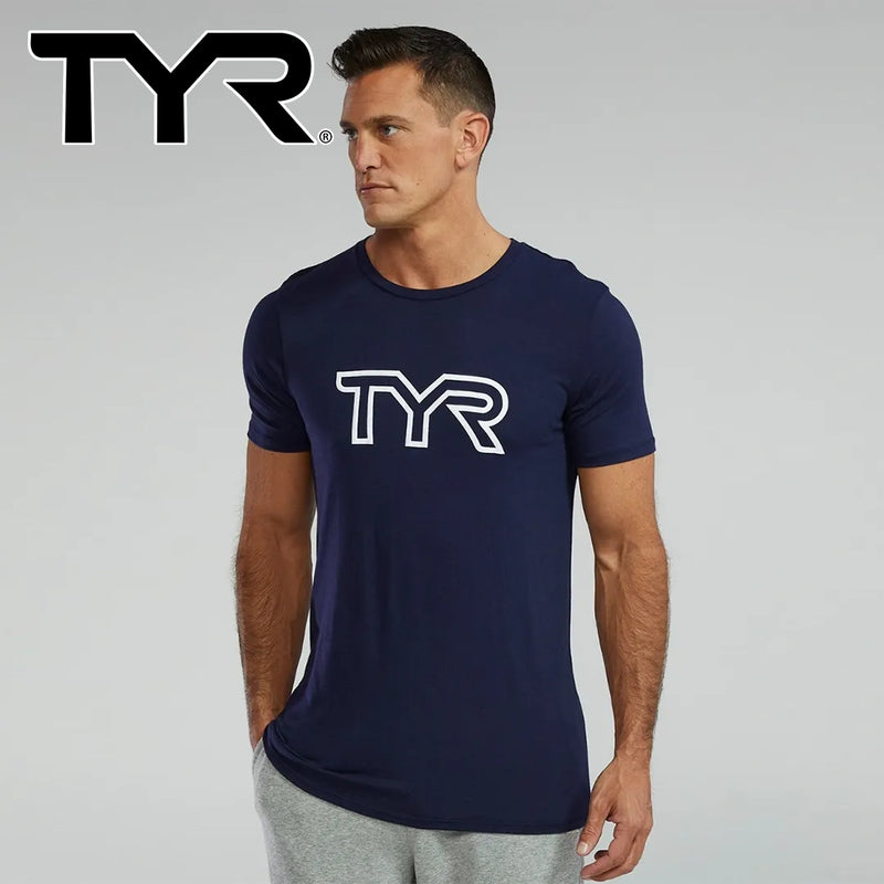 【セール】TYR メンズ ウルトラソフト ライトウェイト トライブレンドテックTシャツ - ビッグロゴ