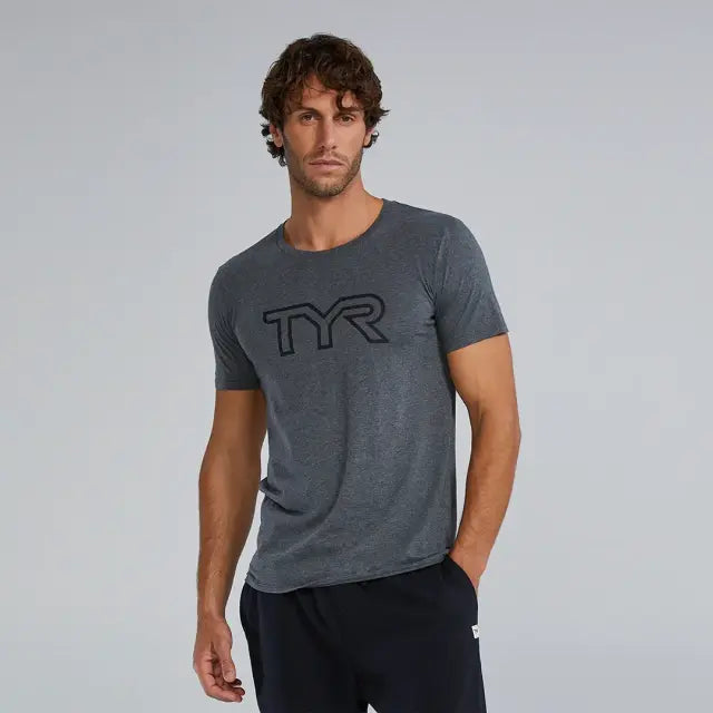 【セール】TYR メンズ ウルトラソフト ライトウェイト トライブレンドテックTシャツ - ビッグロゴ